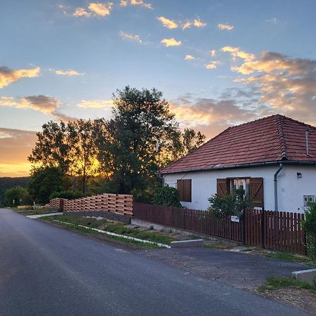 Tepke Guesthouse Garáb Buitenkant foto