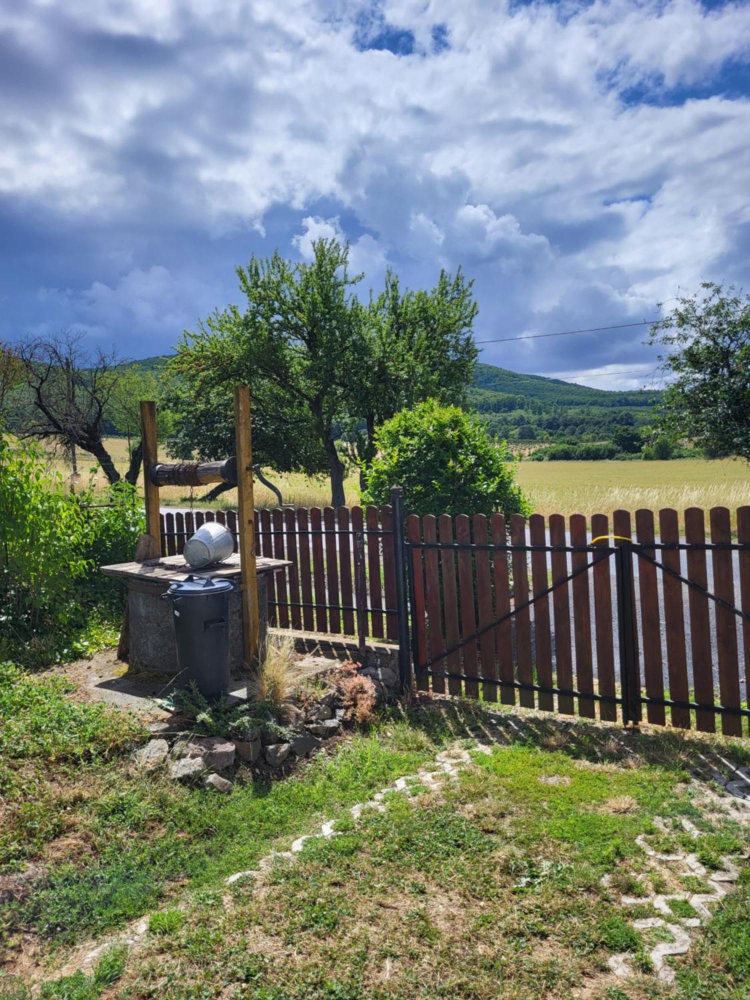 Tepke Guesthouse Garáb Buitenkant foto